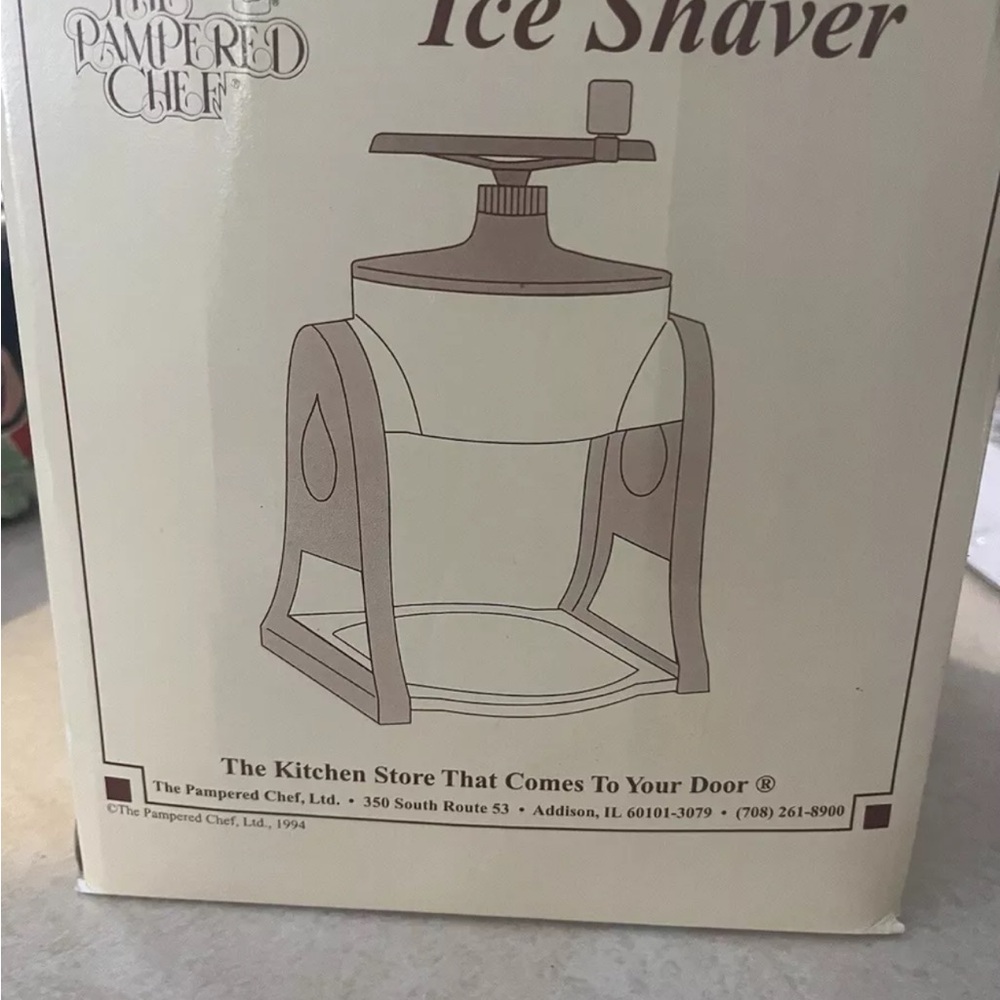 The Pampered Chef Ice Shaver - White